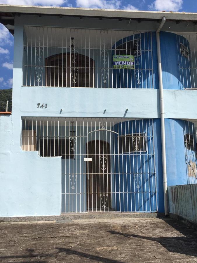 Cida Sobrado Piscina Cond Pereque Acu Casa de férias
